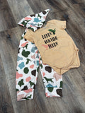 Daddy’s hunting buddy bodysuit camouflage bottoms and beanie ￼